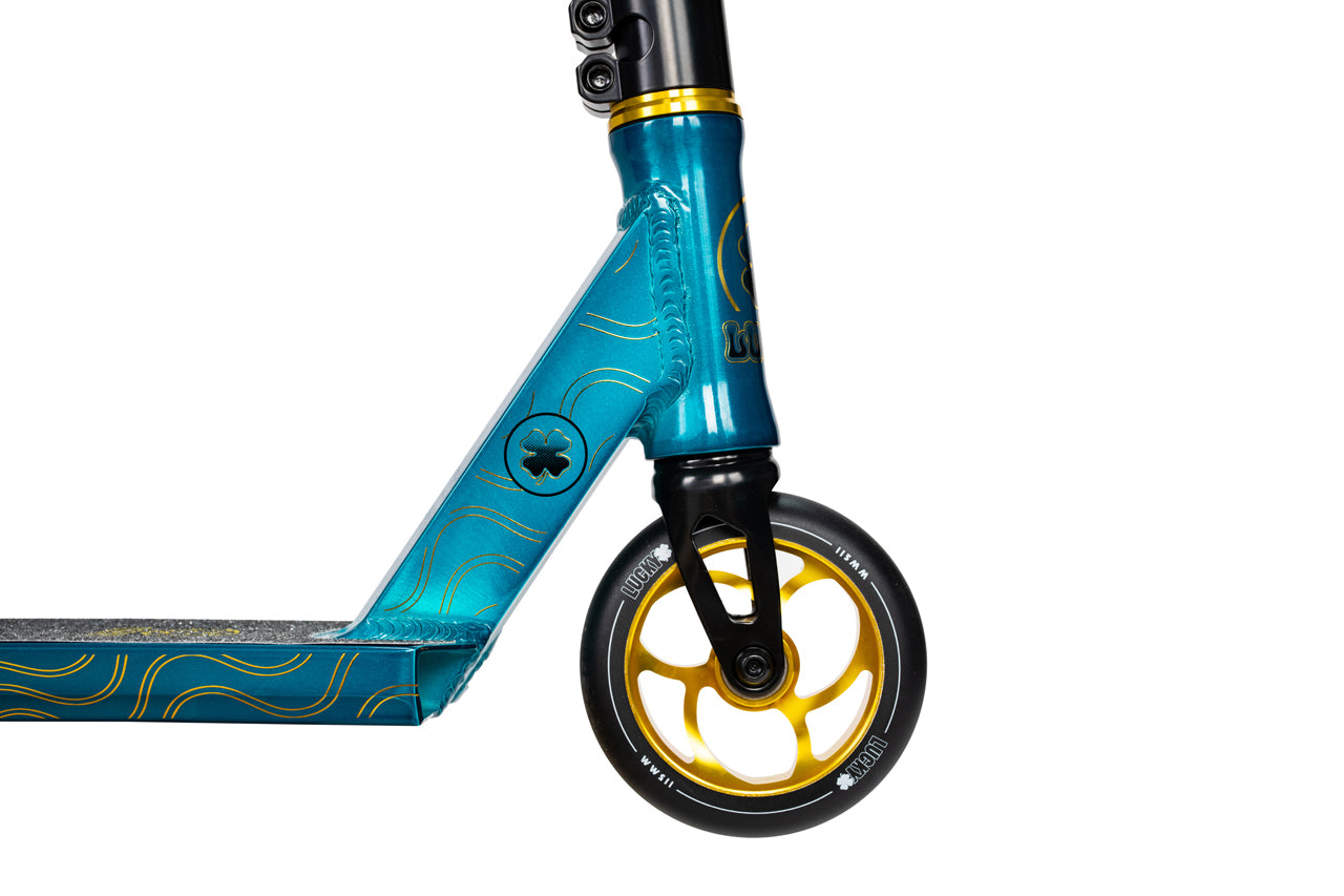 Lucky 2022 Crew Pro Complete Scooter Royale